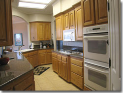 dining room to kitchen